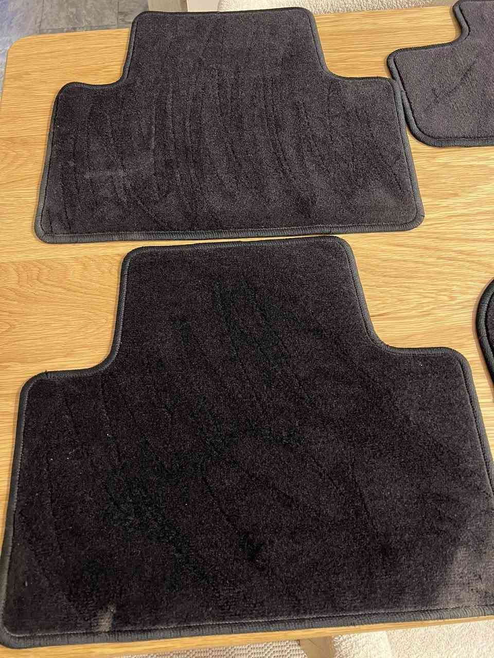 ارضيات جديده مامستخدمه من موديل 17 لحد موديل 20 المكان بغداد الكرخ ***********
