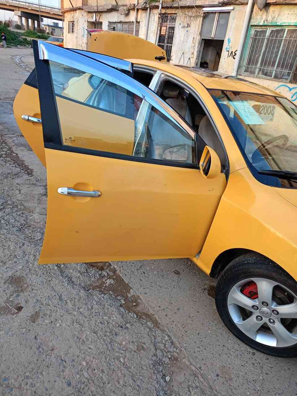 السلام عليكم
انترا للبيع موديل 2008 هزه محرك 20 كاربون بيه اثر نفخ بنانزين رقم الاماني اربع قطع بدون دواخل بيه طخه بل جاملق الورا شرط التحويل صاحبه الشرعي بل موصل مكان السياره موصل دوره اليرموك 
***********
