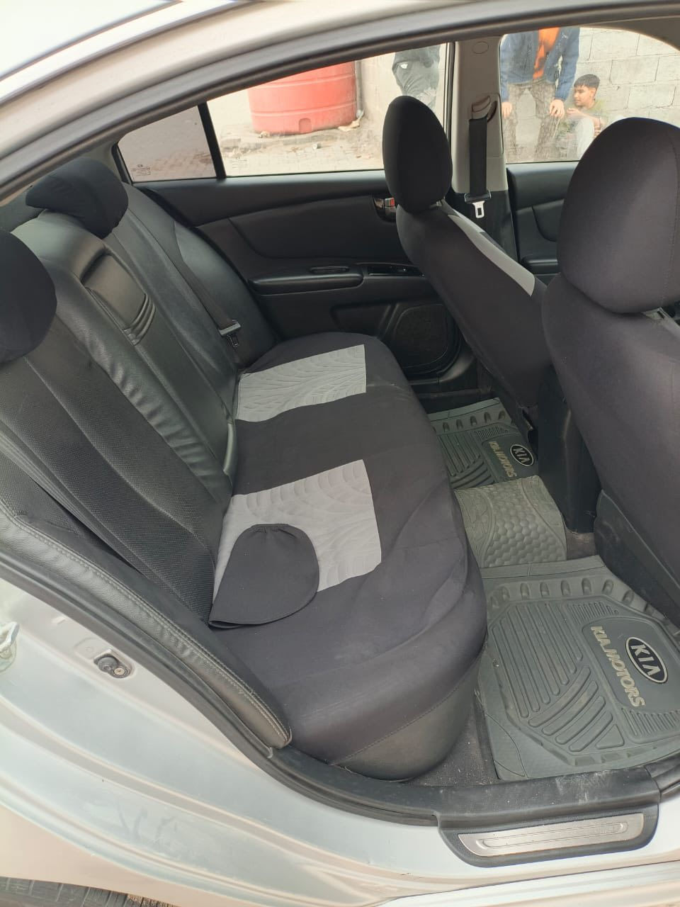 كيا اوتيما 2010 ادوات ادوات ادوات السيارة جاهزة على اخر حبة  كصة جنطة  ارقام سليمانية الانكييزي الدولي متومة طبق الاصل  روح وين ماتريد بيها  
شاشة عدسة دوارة 
كشنات جلد تدفئة بالكشنات 
تحكم ستيرن  شفتات بالستيرن
  بصمة تقفيل وتفتيح 
مري شفط اشاير بالمري 
محرك 2000 دوش المرغوب مو GDI 
كير ايتي  المرغوب  مو CVT 
السعر 47 وبيه مجال بسيط حك الجية 
السيارة كفالة  كير محرك  كشر حدادية ماعدة الدبلات الورة بدن يستهلكن  العنوان بصرة  
***********
