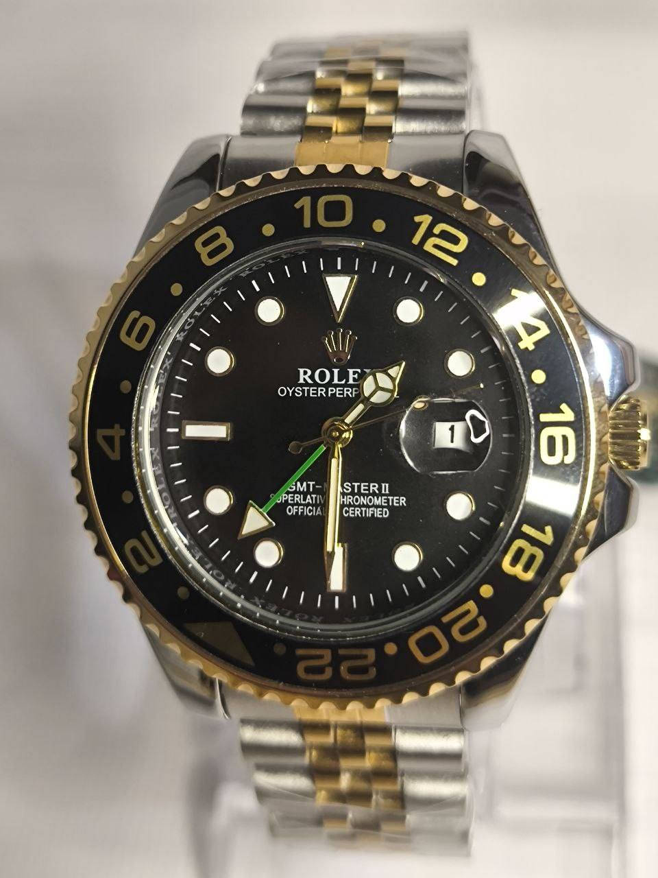 ساعة GMT
ساعة تحفة فنية
مكينة كوارتز دقيقة
رنك دوار وميناء سوداء فخم مع اميال لامينوس
زجاج معدني ضد الخدش وسير مصنوع من الاستانلس ستيل جودة عالية 
مقاومة الماء والغبار 
الساعة مختمه من كل مكان

السعر :- 35 ع اول تم 
للحجز والاستفسار يرجى الاعتماد خاص


**إذا كنت صاحب هذا الإعلان وتريد حذفه لأي سبب، رجاءا أرسل رسالة إلى الدعم الفني**