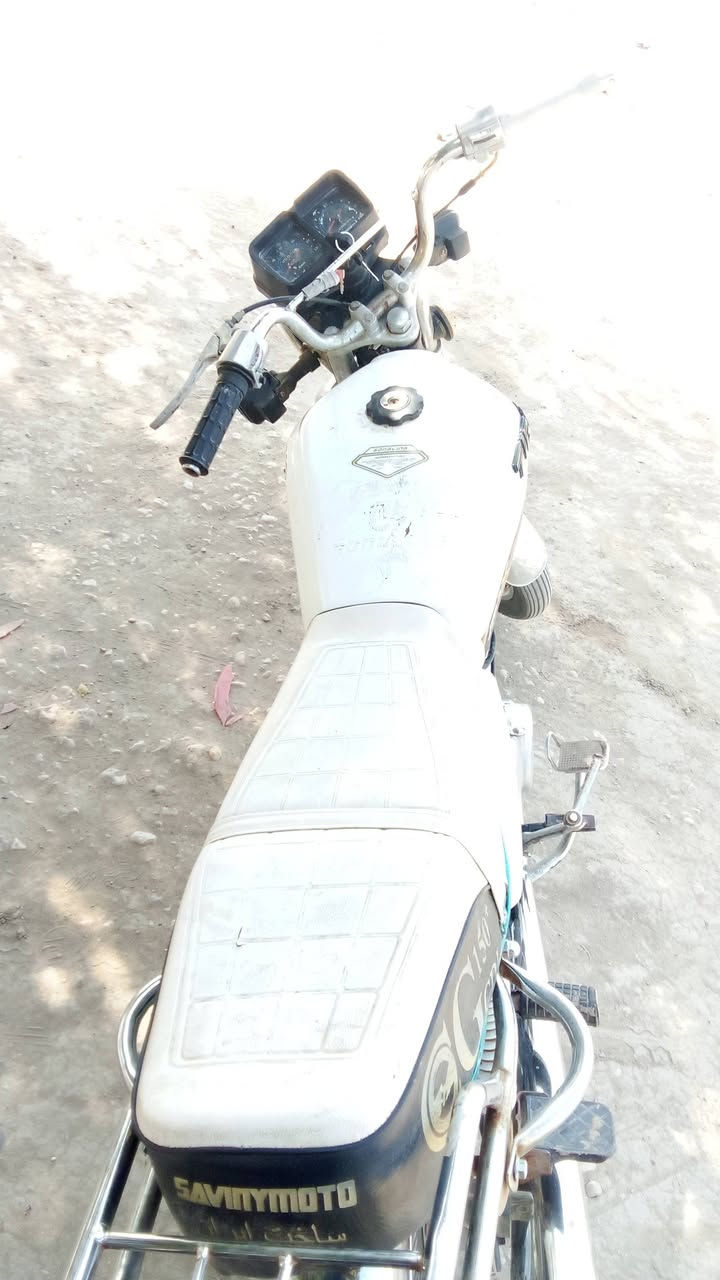 سلام عليكم دراجه للبيع
محركه مكفول من كلشي لا تبخير ما مفتوح 
محاويل ناحيه الامام سعر 280وبي مجال لطيبين تواصل ***********
