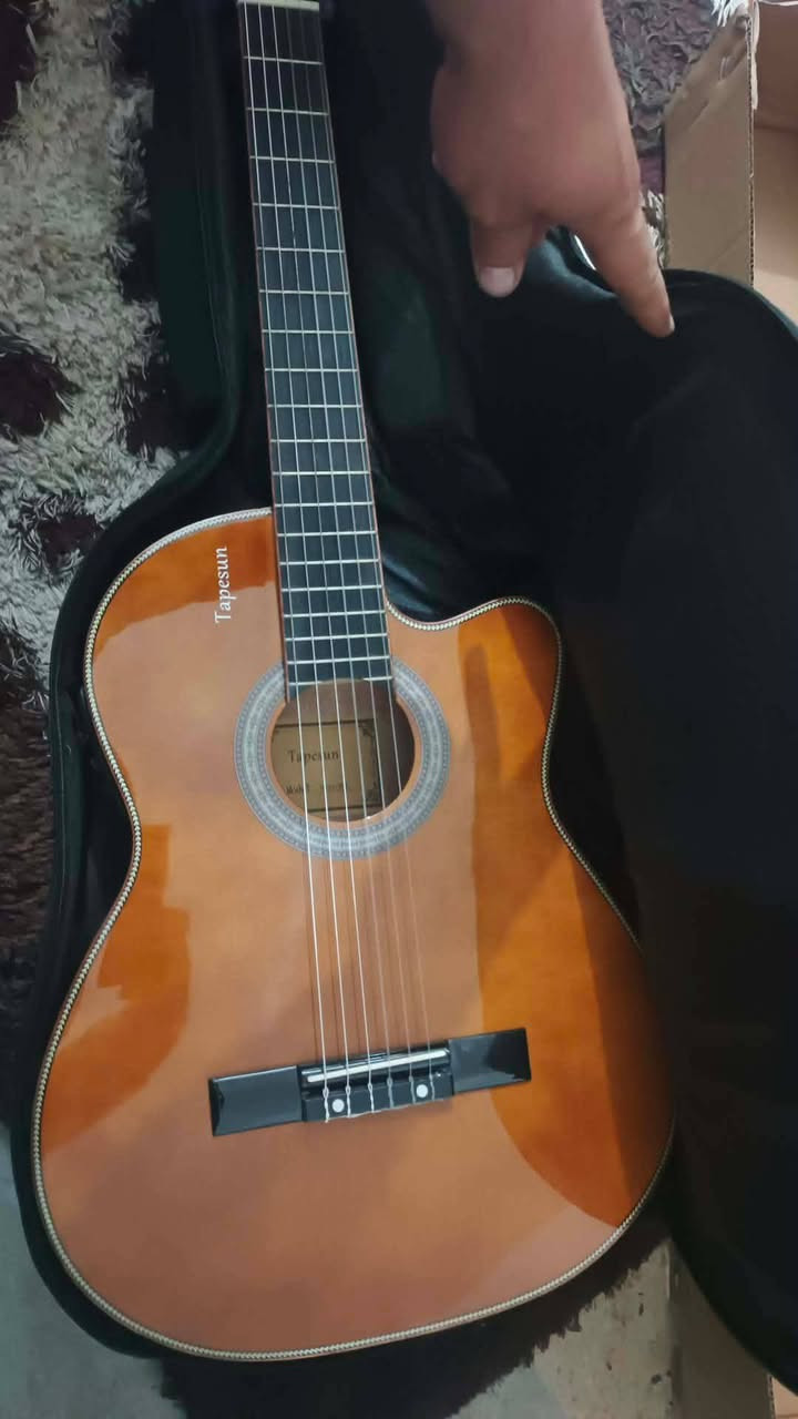 كيتار للبيع السعر 200 العنوان الدوره ***********
