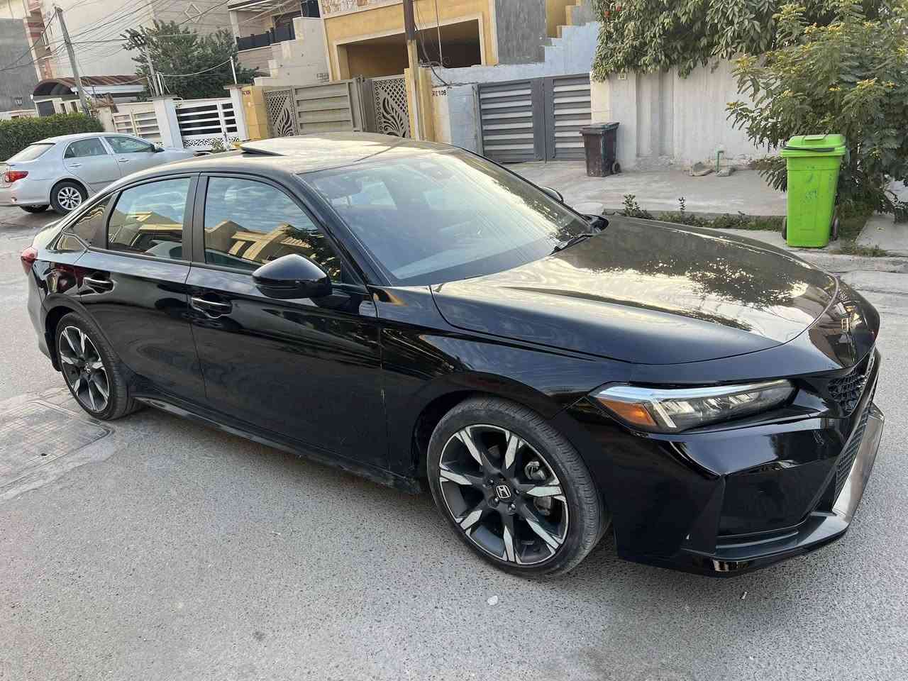 للبيع فقط 
هوندا سفك تورنك هايبرد 2025 
السيارة فول مواصفات 
محرك 2000 هايبرد 
السيارة ماشية 8000 ميل 
السيارة صور حادثها مرفق بالصور 
تبديل بنيد و جاملغ و صدر اليمنا جديد 
السيارة مكفولة شواصي لغود و اي شي ثاني غير الي ذكرتة
رايدها ب17800$ 
*********** 
بغداد العامرية
