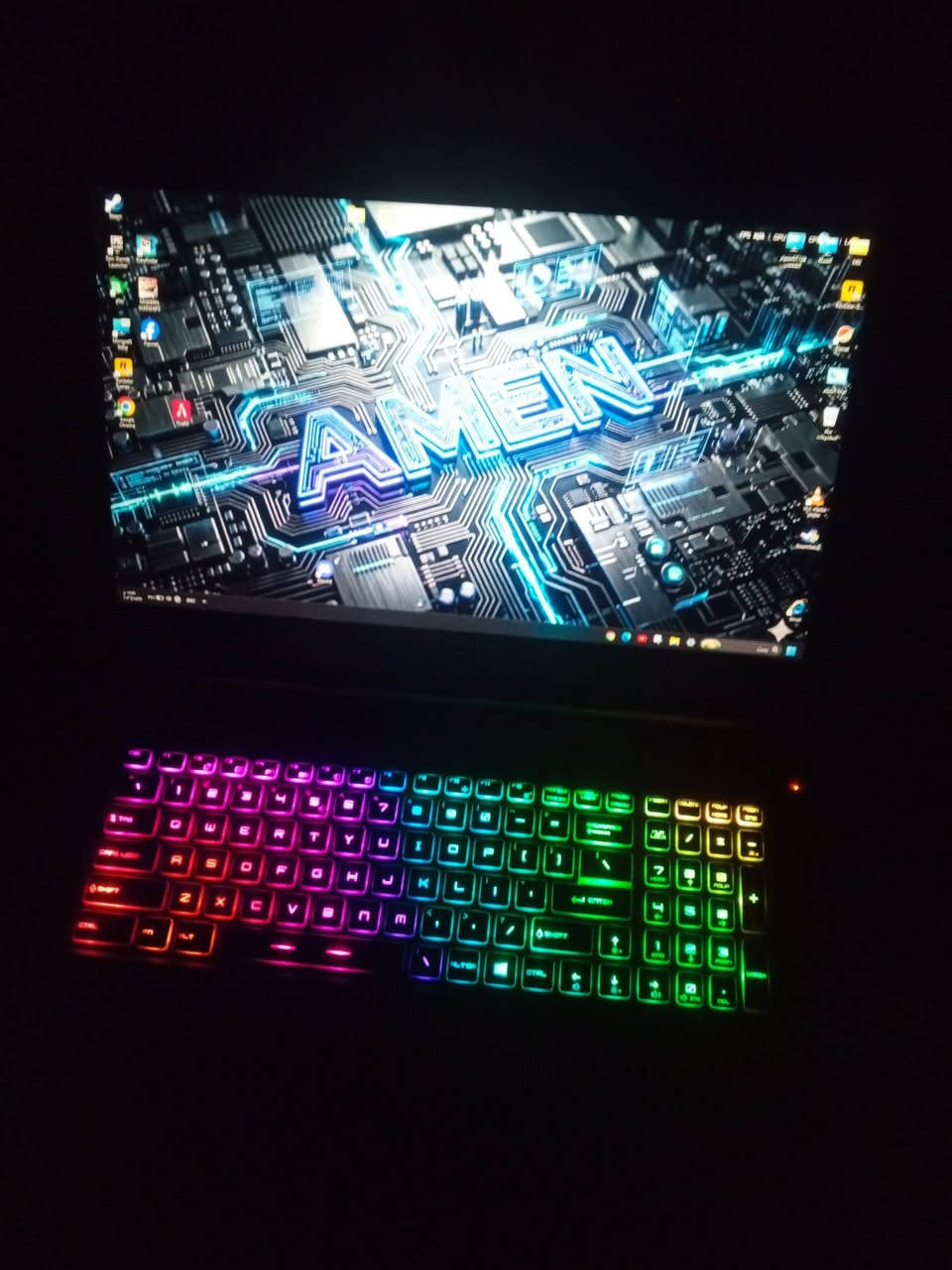 لابتوب كيمنك MSI GE75 RAIDER
GPU : RTX 2050    
CPU : I7 gen9
RAM : 16 GB 3200MHZ 
DDR4 SSD : 512 GB NVME M.2 هارد1
HDD:1000 GB هارد2
Monitor : IPS FHD 144HZ  شاشة 
Charging : 180 W شاحن
تواصل ***********   واتساب موجود  مكاني ديوانية
