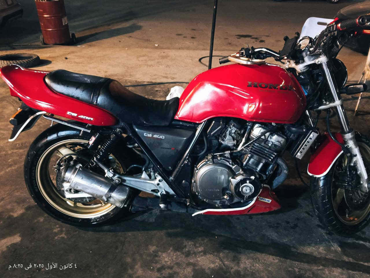 Cb400 للبيع 
جيل اول 
كفاله عامه اوراقها كامله كمرك مدفوع
بيها بس كلجات تعبانه وشويه نقوصات 
بغداد *********** للاستفسار
