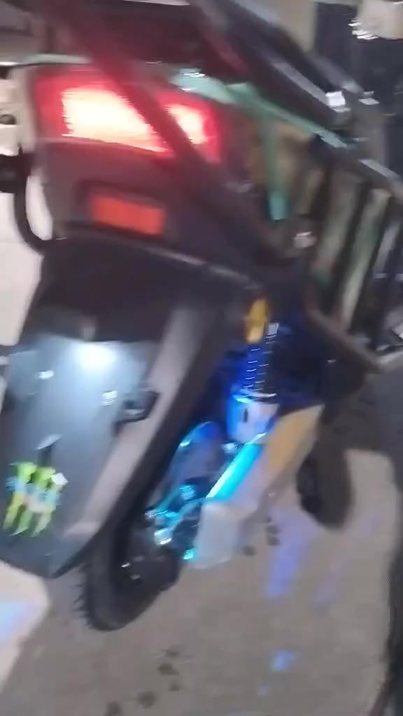 دراجه شحن سكنس موديل 2025 اربع نمرات سرعه 90 بطاريات 6 اكبار السعر وبي 650 مجال مكاني حي النتصار شارع 30 ول شاري بي خير ويدلل


**إذا كنت صاحب هذا الإعلان وتريد حذفه لأي سبب، رجاءا أرسل رسالة إلى الدعم الفني**