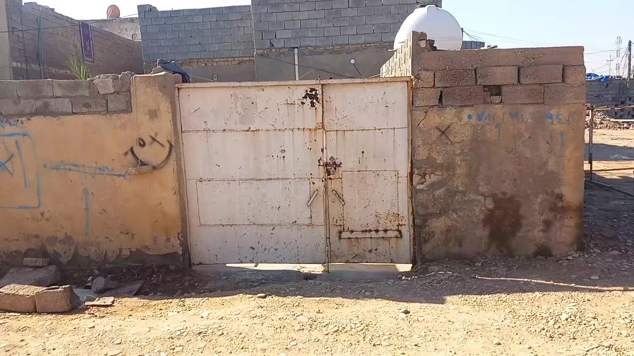 سلام عليكم بيت البيع مساحته ب250 زراعي هاذه رقمي *********** ملاحظه صغيره لحد يراسل خاص مايشتري لا يضل يعمل ولاحد يكطع عمله وياي من وره جهاز تعال شوف البيع يله تحجي وياي بل سعر وتحياتي للجميع @
