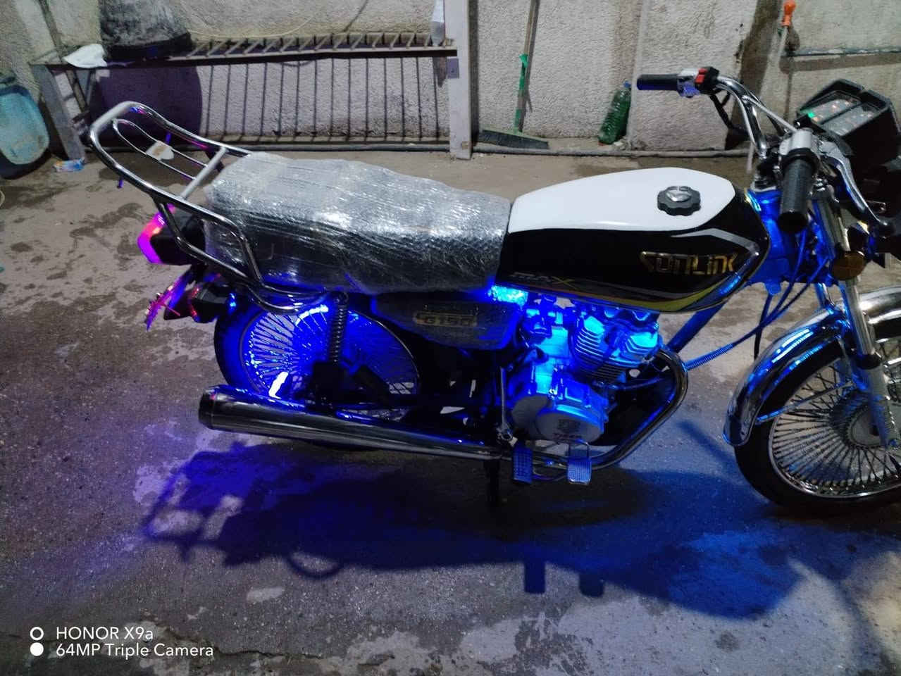 سلام عليكم اخوان دراجه تيكر مديل 2022محدثه الدراجه كله شغاله ونضيفه مكنته نضيفه كلش وما مفتوحه السعر 650 به مجال تواصل وساب ***********
