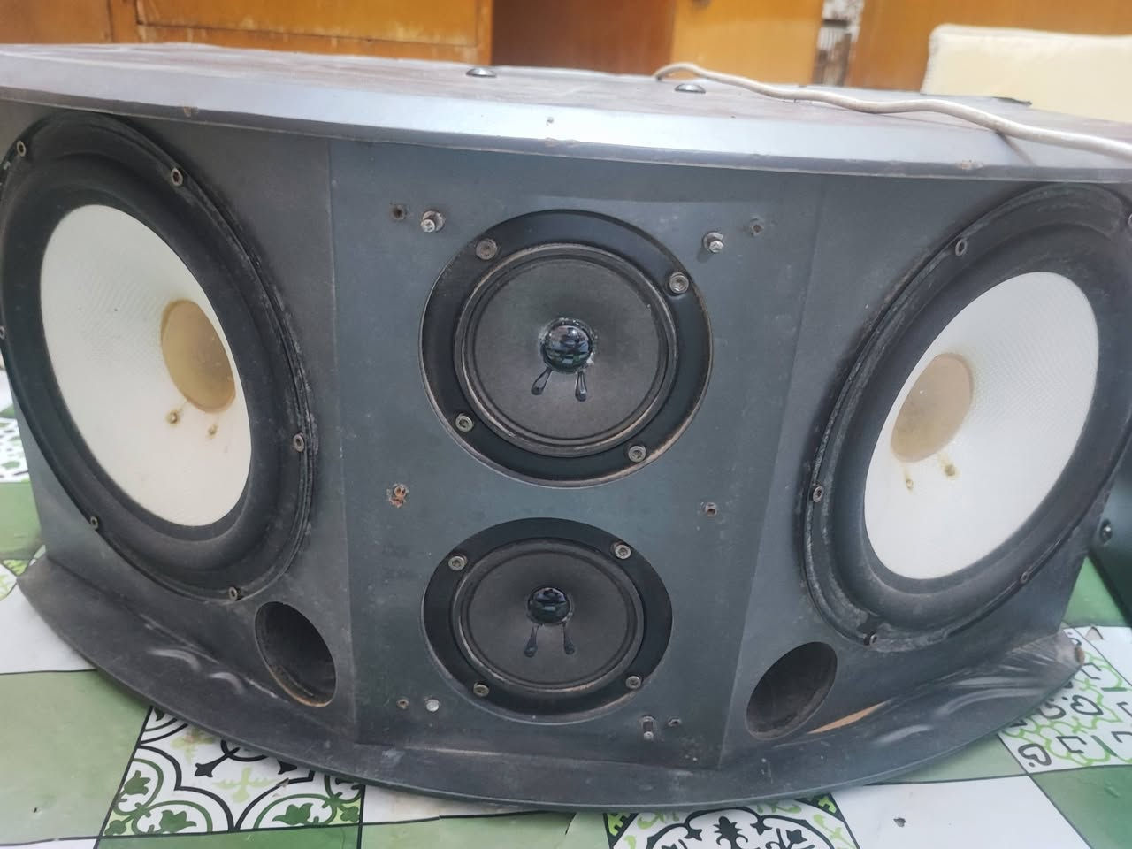 سماعات مال باله وزنه ثقيل مال الكويت دبل مغناطيس قياس السماعه 8 انج صوت ودمام  ماينوصف السعر 200 الف يوجد توصيل لجميع المحافظات ***********
