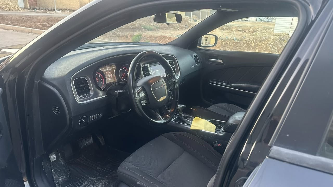 السلام عليكم جارجر للبيع موديل 2020 مواصفات sxt وارد امريكي الضرر خلفي
السعر 198 ورقة للاستفسار ***********
