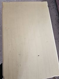 ميز وسطي حجم ١٠٠×٧٠ مع ٤ طبلات للبيع الجبير الصبغ من فوك متضرر مثل ممو...