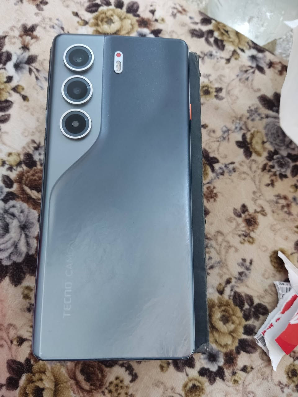 تكنو كامون 40 برو فايف جي بي طخه بل اسفل الشاشه بل زاويه واضحه بل صوره ودكمه مال بور واكعه وحط وحده غيرها السعر 200بي مجال لطيبين


**إذا كنت صاحب هذا الإعلان وتريد حذفه لأي سبب، رجاءا أرسل رسالة إلى الدعم الفني**