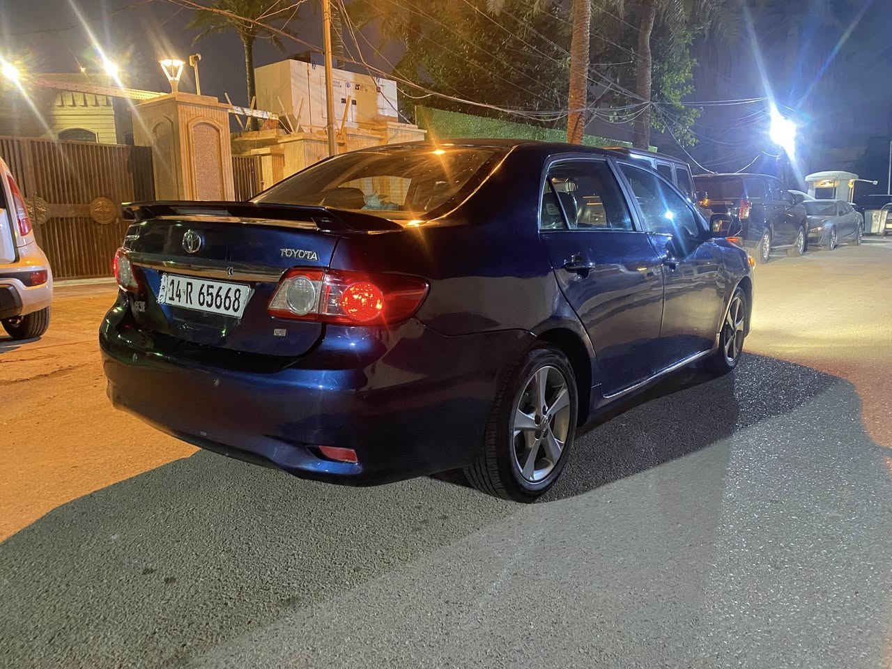 السلام عليكم
كورولا ٢٠١٢ أمريكي لون نيلي مصبوغة عام 
السيارة نظيفة جدا مكينة وكير بلادي مال شركة لا تبخير ولا تنقيص السيارة بأسمي تحويل بكل مكان رقم إنكليزي هزه جديدة باتري جديد دهن وفلتر جديد دهن كير وفلتر جديد السيارة تبريد ثلج مثبت سرعة تحكم استيرن منظومة كسينون كاملة جديدة ماتصرف عليه شي جاهزه للقياده.. 

العنوان/ المنصور-الأميرات 
***********
