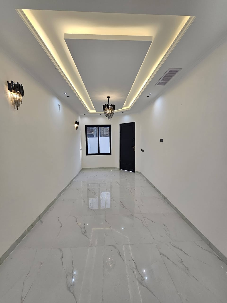 دارين للبيع حي الاخاء قرب شارع الوطنية 
موقع مميز جدا مساحة 150 واجهة 6 
طابقين بناء حديث زيرو 2025
ط1- كراج مطبخ  استقبال هول صحيات منور غرفتين نوم 
ط2- صحيات ثلاث غرف نوم وسطح ناصي #حي_الاخاء 
#مكتب_قصر_الامراء_العقاري للاستفسار حول السعر والتفاصيل الاتصال على الرقم *********** متوفر واتساب ايضا
