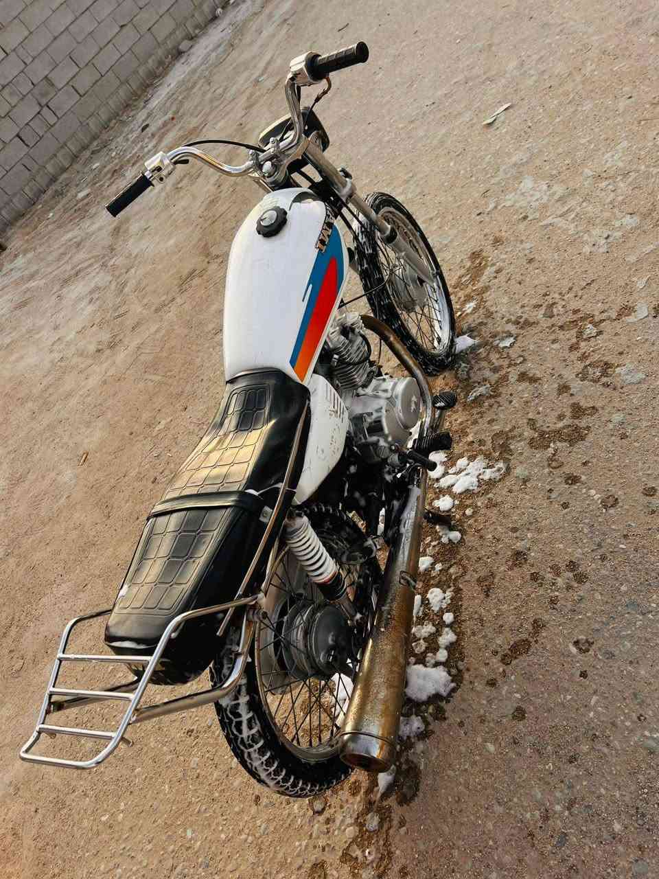 دراجه للبيع ايراني ادوات دراجه مانقصهه ايي شي دراجه حلوه بكان بصره الهارثه السعر 450 وبيهه مجال ***********
