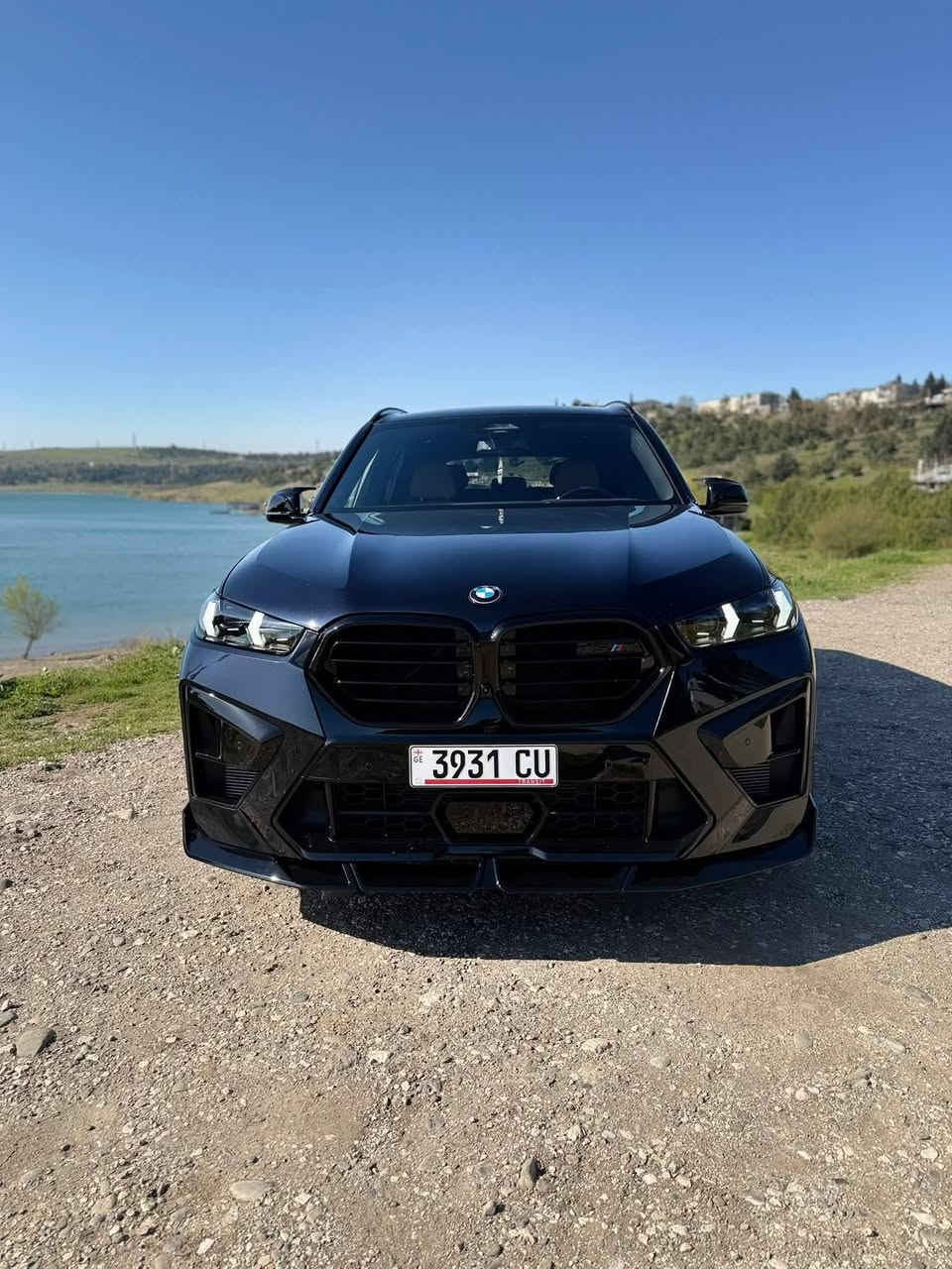 السيارة للبيع في جورجيا تبليسي العاصمة الجورجية 🇬🇪 🇬🇪
بي إم دبليو X5 xDrive40i 🇩🇪
سنة الإصدار: 2025
نظام الدفع: xDrive (دفع رباعي
سعة المحرك: 3.0 لتر
السيارة مزودة بوسائد هوائية أمامية، وهي مجهزة تجهيزًا عاليًا، وتحتوي على باقة M الرياضية الكاملة، وتطعيمات Shadowline Veracia، وتشمل:
- تشغيل المحرك عن بُعد
- نظام الدخول المريح (بدون مفتاح)
- باقة M الرياضية
- باقة M الرياضية الاحترافية
- باقة M للديناميكا الهوائية
- نظام مكابح M الرياضية، أحمر لامع
- مصابيح أمامية وخلفية Shadowline من BMW Individual
- تطعيمات خارجية Shadowline لامعة من BMW Individual مع ميزات إضافية
مساعد ركن احترافي (كاميرات 360 درجة مع وظيفة الركن التلقائي
المعروضة بالسعر جورجيا 36الف دولار


**إذا كنت صاحب هذا الإعلان وتريد حذفه لأي سبب، رجاءا أرسل رسالة إلى الدعم الفني**