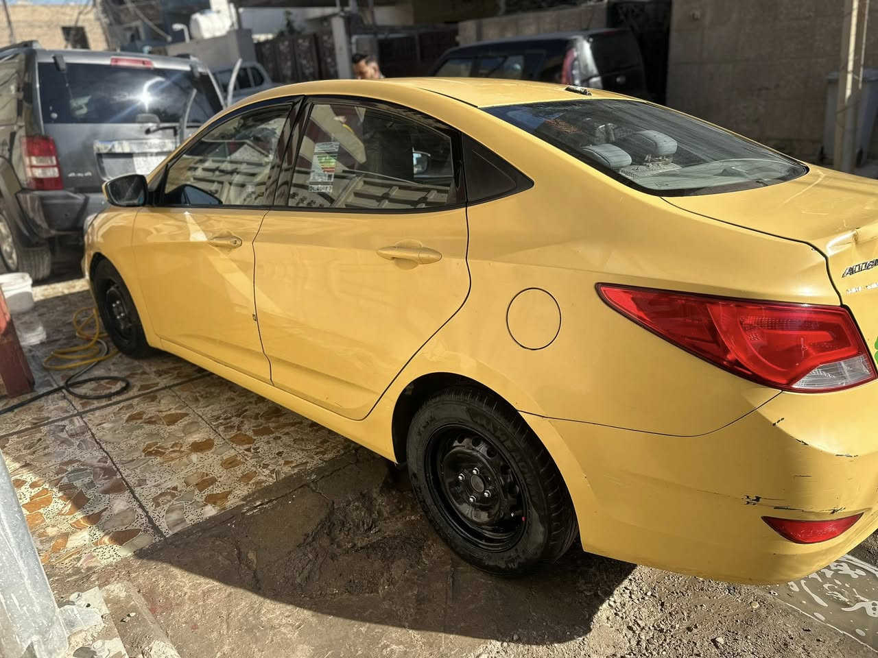 سلام عليكم اكسنت وارد امريكي موديل 15 مكينة جي دي اي حادثه بس بنيد موضح بالسونار وبيه تلحيضات موضحة بالصور سيارة جاهزة تدفئة تبريد صدر سعره 86 وبيه مجال مكاني بغداد الامين اتصل ع رقم ***********
