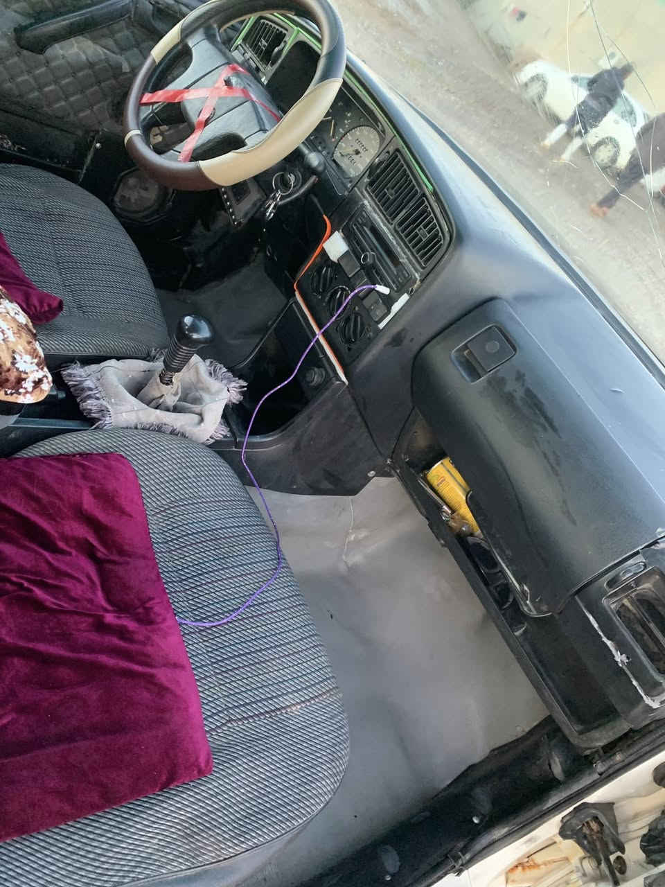 باسات للبيع  موديل ٩١كير محرك خير من الله محرك معمر جديد تواير صدر نص عمر رقم دولي وكاله وتحويل بشرط ترايك للبصره السعر ٢٣وبيها مجال اتصل خاص ماجاوب ***********
