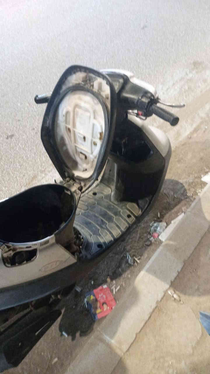 سلام عليكم دراجي مكفوله مكينه
جديده البيع بل الديوانية السعر 300وبيهه مجال
***********
