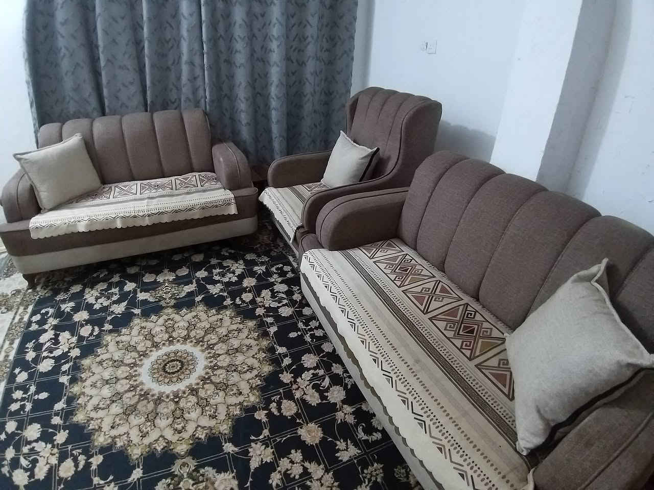 تخم للبيع 5 مقاعد مابي اضرار نظيف جدا تزكام  للاستفسار الاتصال على الرقم ***********
