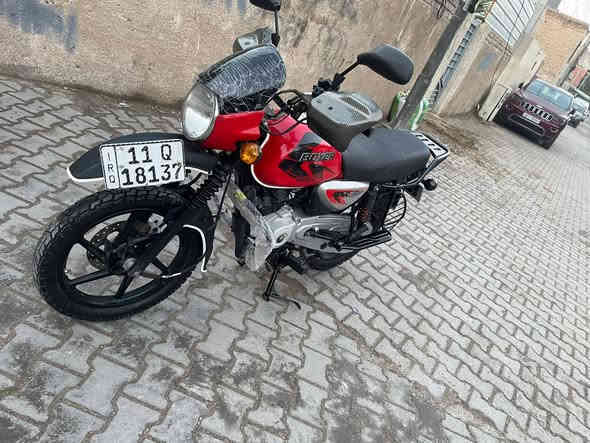 للبيع
سلام عليكم بوكسر موديل 22 شكل 23مرقمه سنويه ولوحات انكليزي مكفوله كفاله عامه تحويل ثاني يوم مكاني بغداد 
*********** موجود واتساب
