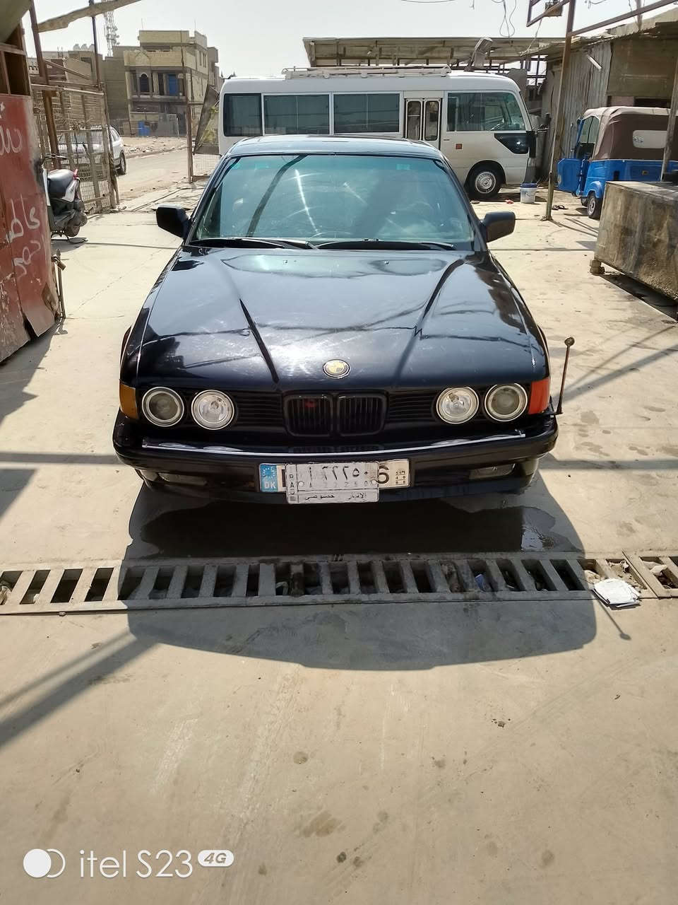 سلام عليكم بيم 730 كير ومكينه وكسن بلكرتون تخم تاير جديد سياره جاهزة كهربيات كله شغاله تقفل وتفتح ريمون سياره مصبوغه عام لجمليه مابيهه ضربه موديل 1991 رقم نبار تحويل مباشر مصفره من لغرامات بيع سعر 35 مكاني بغداد رقمي ***********
