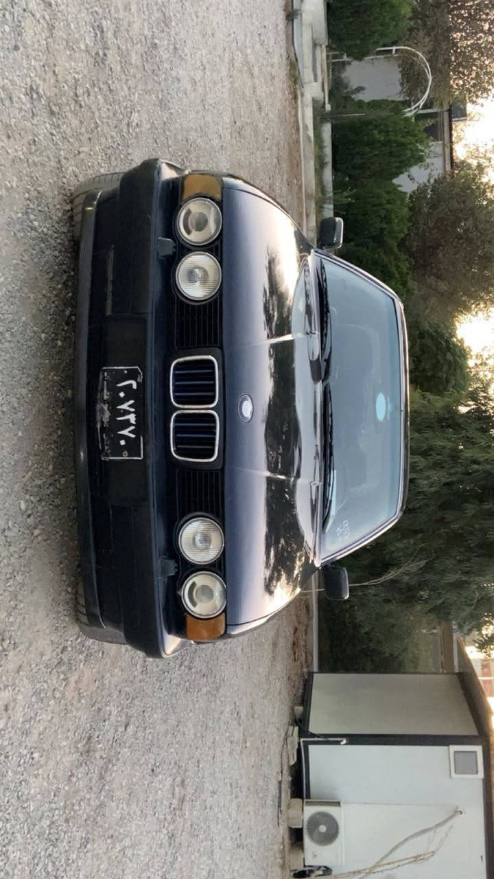 بِسْمِ‌ اللَّهِ ‌الرَّحْمَنِ ‌الرَّحِيمِ‌ 
BMW 1991 525 دیجیتاڵ
گێڕتۆماتیک.    جام کارەبا.    شاشە ئایپاد.    سڵاید.   
قوفڵ مەرکەزی.     ABS.  ئاڕمی پلاستیکی هەولێر بەشەرتی ئەوەلیات موسو بڕاوە بەشەرت سیعری 38 گەڵاو معامەلەیە برایانە
گۆڕینەوەش لەسەر دڵگرتن
*********** السليمانية, العراق
