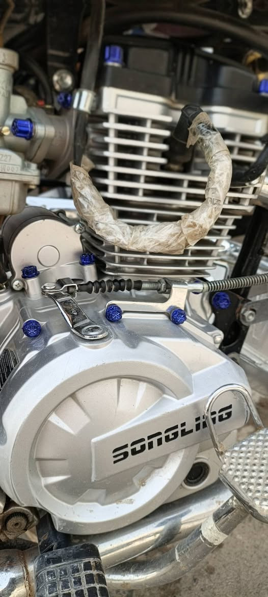 السلام عليكم دراجه ياني سيفون موديل 25 جديده ولا مفتوح ولا مدعومه محركه 200 جراند سن باب الثاني والسعر 720 رقم 🖤 الهاتف ***********👍👉
