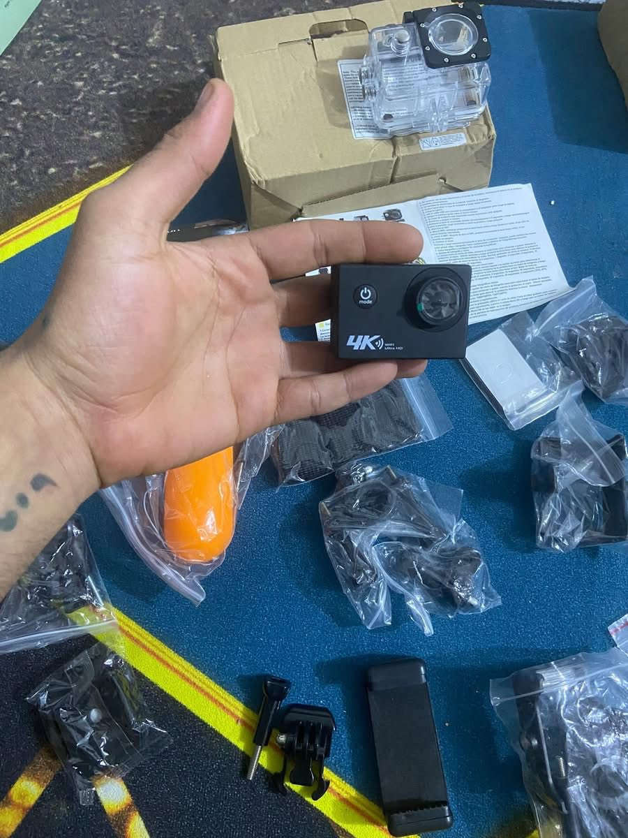 قطتعين وحده بيها بطاريه ولخ مابيها 
25 ويه توصيل كامل ملحقات


**إذا كنت صاحب هذا الإعلان وتريد حذفه لأي سبب، رجاءا أرسل رسالة إلى الدعم الفني**