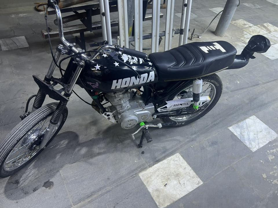 للبيع
نامة شلامجة
حربية
نضافة فول 
تعمير جديد
دراجة مصروف عليهة 
خير من الله 
***********
لسعر٤٥٠وبيهة مجال قليل 
او مراوس حسب لقناعة
