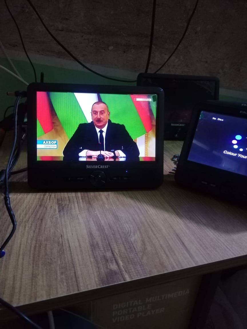 شاشة حجم 8انج 
محور فايندر.    
مزروع بداخله ستلايت ميديا ستار ماكس 720
إشارة حقيقيه وصوت نقي جدا 
تعمل بطاقة 12 فولت 
كهرباء 12فولت تشتغل على اليو بي اس 
السعر 55الف 
يوجد توصيل لجميع المحافظات


**إذا كنت صاحب هذا الإعلان وتريد حذفه لأي سبب، رجاءا أرسل رسالة إلى الدعم الفني**