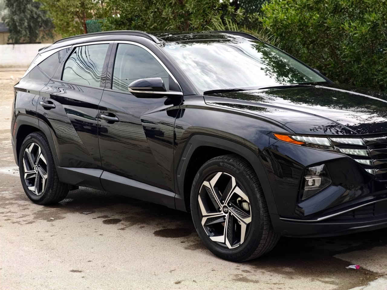 السلام عليكم للبيع توسان2023 فول(1/1)
السياره وارد امريكي واعلئ فئه ام الريمونت تقدم وترجع
رقم بغداد دولي باسمي تحويل مباشر 
محرك 2500 بنزين فقط المرغوب صاروخ 🚀🚀
ماشيه 51 الف 

السياره حادثها بالويل فقط 👉 
ومن دخلت للعراق وبعد الفحص طلع بيها ثلاث قطع كلير 
البابتين عكس السائق وباب السائق فقط والباقي مكفول 

محرك وكير مكفولات اسبانه ماممدوه عليهن شرط 
السياره جديده وجاهزه وبعدها بريحه الشركه 
العنوان بغداد حي الجهاد 📌📍
للاستفسار/ *********** واتساب او اتصال
