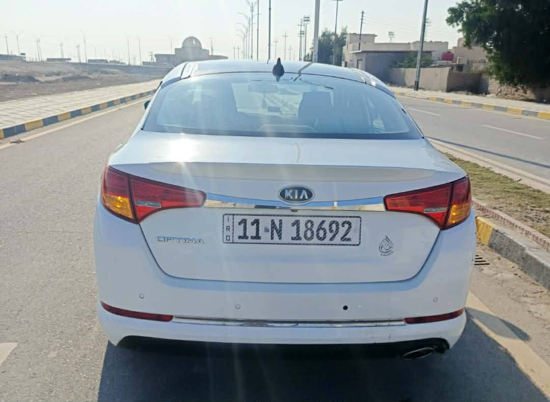 السلام عليكم 
كيا اوبتما 2012 خليجي
السياره نظيفه وفول مواصفات
بصمه
لايت زنون
بانوراما
تحكمات ستيرن
ويل كب vip
سنويه بأسمي
دوشمه جلد نظيفة
مري شفط
تحكم بالمري
السعر 130
رقم صاحب السياره ‏‪***********‬‏
مكانها الناصرية ناحية المنار

