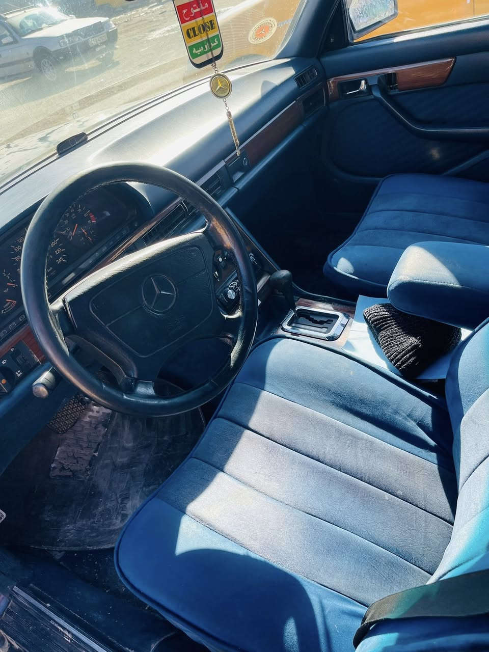 سلام عليكم مارسدس موديل٩٠تحويل مباشر كير مكينه مكفولات تبريد مكفول تخم تاير سياره بلاديه  رقم بغداد كلشي بيها جديد وبلادي رايده ٦٥وبيها مجال ***********
