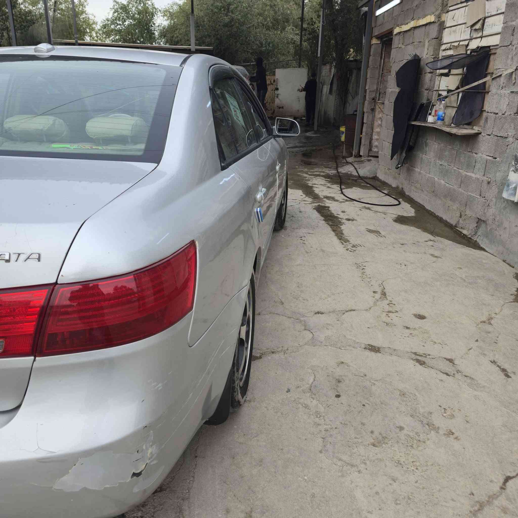 سوناتا ٢٠٠٨ للبيع ٦سلندر مصبوغه ..صدر جديد
تبريد شغال تخم تاير جديد
محرك بي بداية تبخير جدا بسيط
عوزها ترتيب 
السعر ٧٧ 
للاستفسار ***********
