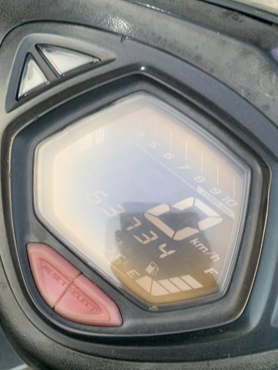 سسب الوعود الكاذبه ياخي اليش توعد او ما تجي عيب استحو
ماكس حديث 2017 

درجه كفاله تبخير او تنقيص كامله 

درجه نوزل اذ مو شلعه او معدل مو قبول 

درجه نضيف مكينه او كفر 

كلجات رياضي من رمبه 

قفل ستيران او صندوق 

عداد سرعه كتروني 

عوزها فقط بريك 

بيها ورق رمبه 

مكاني بغداد مدينه الصدر 

تصل بل خدمه *********** 

سعرها 600 مستعجل ع بيعتها
