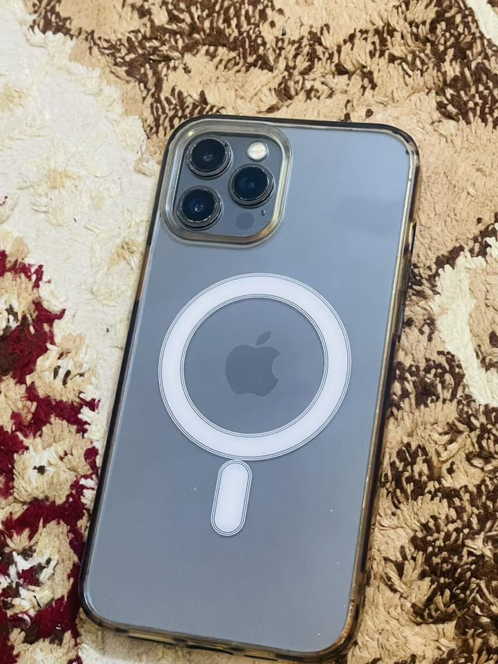 السلام عليكم ايفون 12برو ماكس جهاز كله شغال من الطول الطول ذاكره 256 بطاريه 84 جهاز نضيف مبدل شاشه اصليه الجهاز تواصل *********** واتساب مستعجل على بيعته المكان ناصريه مركز
