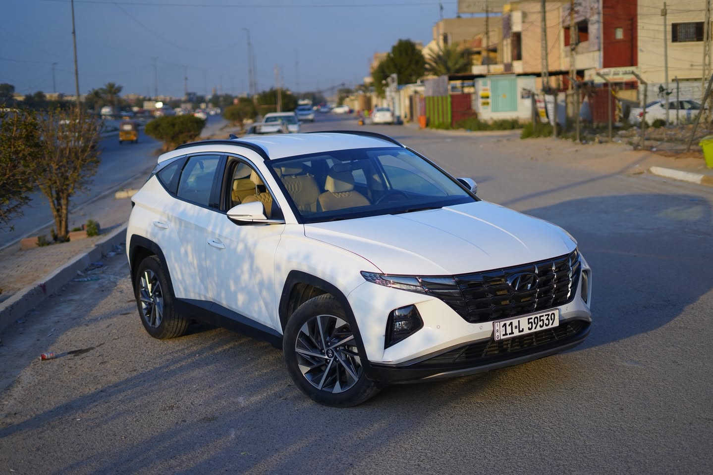 السلام عليكم توسان 2024 خليجي ماشية 45 الف قبق الصندوق مبدل اصلي وكالة وضربه خفيفه بلباب ممصلحه فول عدا الفتحةومعروفه مواصفات التوسان
 188 ورقة بيها مجال بسيط
‭0775 962 2975‬
 واتساب ***********
