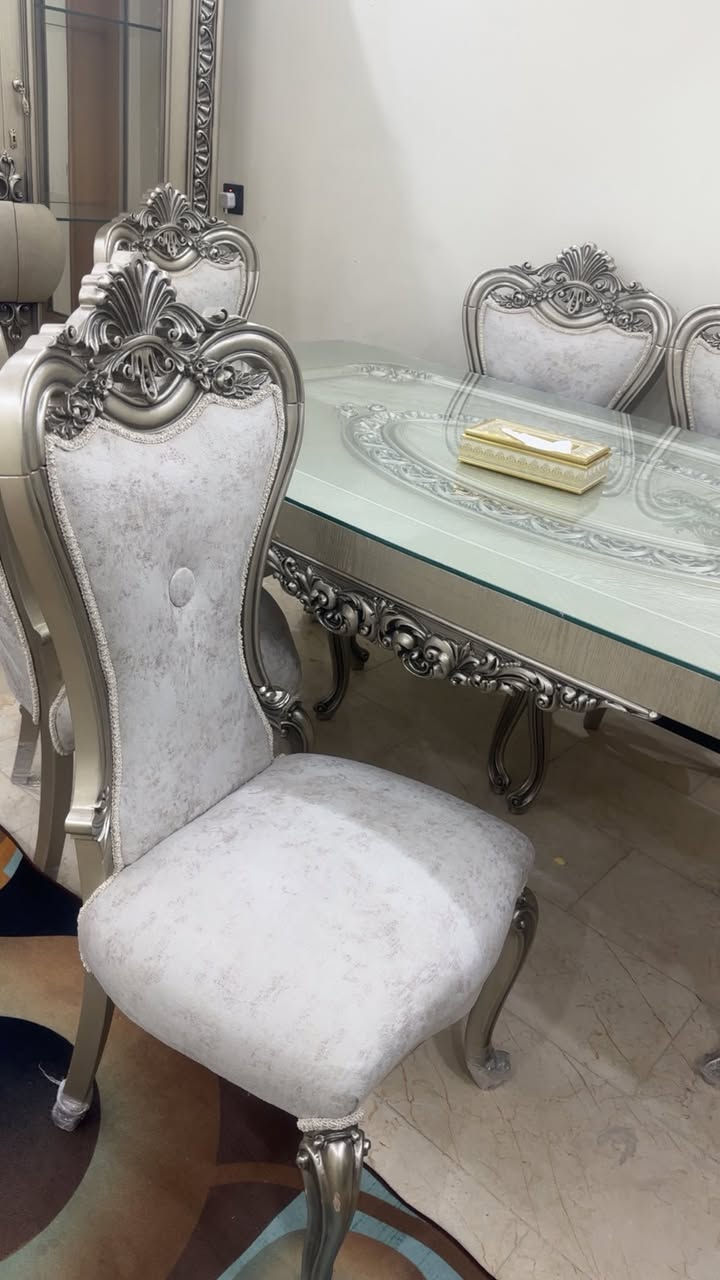 ميز طعام جديد اخذته من الجشعمي  مليون ٢٠٠ استعمال جدا قليل بسبب المكان صغير اريدها ٩٠٠


**إذا كنت صاحب هذا الإعلان وتريد حذفه لأي سبب، رجاءا أرسل رسالة إلى الدعم الفني**