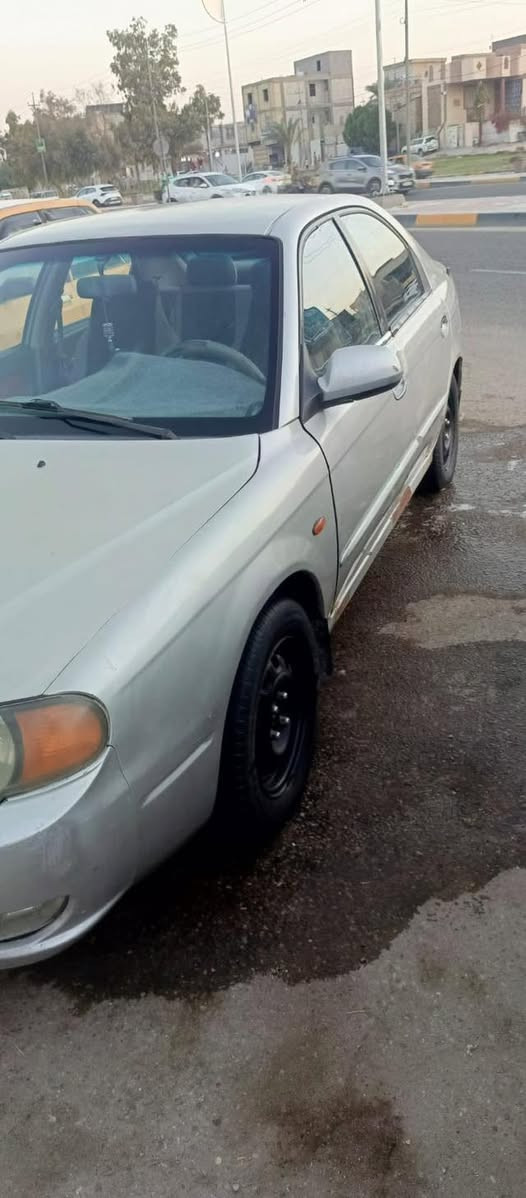 سبكتره موديل 2004
بسمي 
تخم تايرات جديد
شاشه
سنتر لوك 
جام كهربائي 
مكينه 1600 دوش 
گير عادي
تبريد شغال

***********
