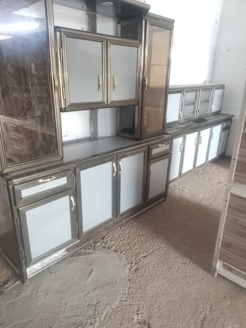 كاونترات مستعملة للبيع العنوان بغداد ابو غريب الزيدان الستفسار خاص او اتصال ***********بي وتساب  ***********
