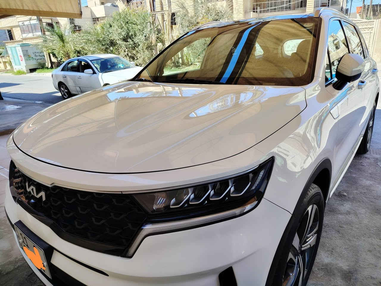 🚘 كيا سورينتو 2023 – فل مواصفات ×4 🚘
سيارة بحالة جديدة، مواصفات كاملة 👌
🔹 المحرك
محرك 6 سلندر – 3.5 لتر
4 أوضاع قيادة:
Eco – Comfort – Smart – Sport
نظام مانع الانزلاق + نزول المنحدرات
🔹 التشغيل والأمان
بصمة تشغيل + بصمة أبواب
تشغيل عن بُعد
سايد بريك بصمة
مثبت سرعة
حساسات أمامية وخلفية (4 جهات)
🔹 الأنوار والكاميرات
أنوار زينون + LED مع كاشفات
باك لايت LED
كاميرات 360 درجة مع كاميرا دوّارة
فتحة سقف بانوراما
شاشة كبيرة مع نفيكيشن
شفتات مقود
إضاءة داخلية محيطية 
❄️ إضاءة ثلجية أمامية وخلفية ومن جانبي المقاعد الخلفية
مقاعد تسخين وتبريد
فول تحكم كهربائي للمقاعد الأمامية مع نفاذ شحن 
أرضيات أصلية
3 فتحات تبريد 
منفذ طاقة
شاحن لاسلكي
منافذ شحن متعددة
صندوق خلفي كهربائي
📊 الممشى: 37,500 كم فقط
📝 ملاحظة:
يوجد صبغ خفيف (شبر جاملغ + شبر دعامة أمامية)مثل مموضح بالصور
السعر / 295 $ والتوفيق للجميع يارب 
📞 للتواصل: ***********
