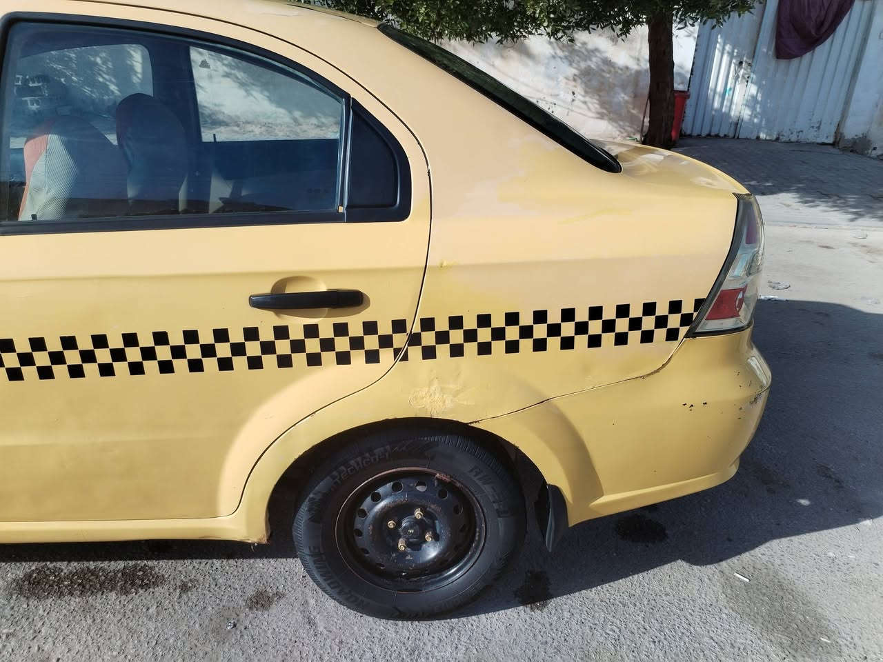 السلام عليكم افيو مديل ٩ السياره بيها محرك خير من الله الكير بل نمره ٣ تفلت رقم نجف انكليزي باسمي مصفر هئية سنويه ٢٠٢٩ السعر ٤٣ بها مجال الطيبين
***********
مكان السيارة نجف
