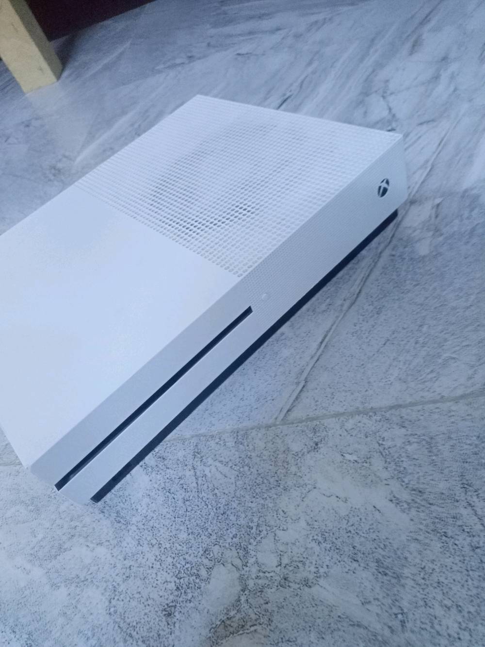 السلام عليكم
XBOX ONE S 
مبدل هارد من 1T الى 512
الالعاب البي 
ASSASSINS CREED
FC25
WOATCH DOGS 2
CALLOF DUTY BLACK OPS 2
FH 5
MINE CRAFT
THE CREWMOTOR FEST
كامل الملحقات موجودة 
كارتون + يدتين 
السعر 190
***********
***********
واتساب واتصال