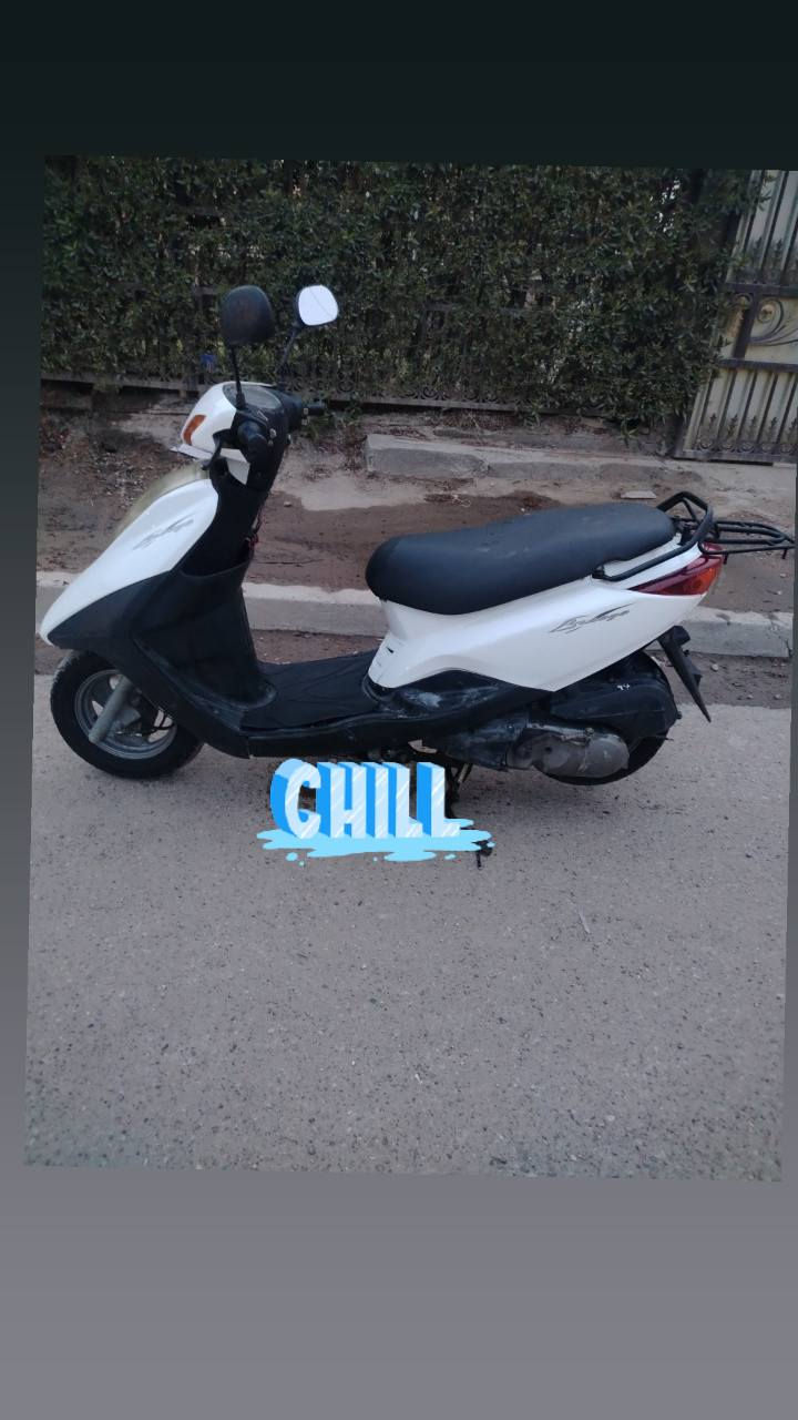 سلام عليكم درجه بريز  كابريتر لسرعه 140 درجه مكينه فول   نعومه  مكفوله من تبخير وتنقيص درجه  كلملة وراقهة كاملة ومنفيسهة  كهربائيات كله شغاله   سلف وهندر الايت عالي ناصي شغال هورن كوله شغال بريك مامي خلفي بل مكان درجه ماناقصها شي درجه  الشراي جيب فيتر وفحص مكاني بغداد 
السعر650
***********/ ما متواجد فيس
