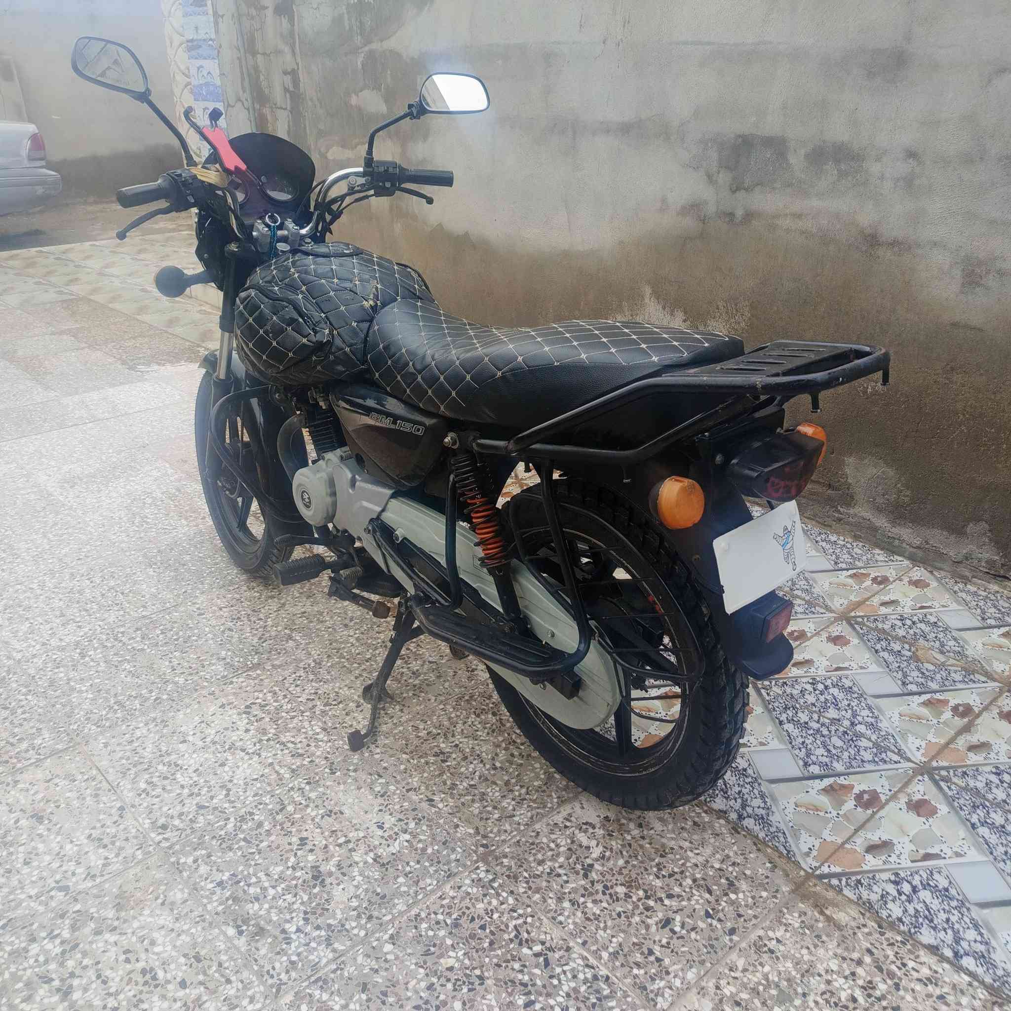 دراجة بوكسر للبيع السعر 950 وبيه مجال قليل جدا مامتواجد على الفيس  مكانة ديالى بلدروز الاتصال‏‏‪***********
