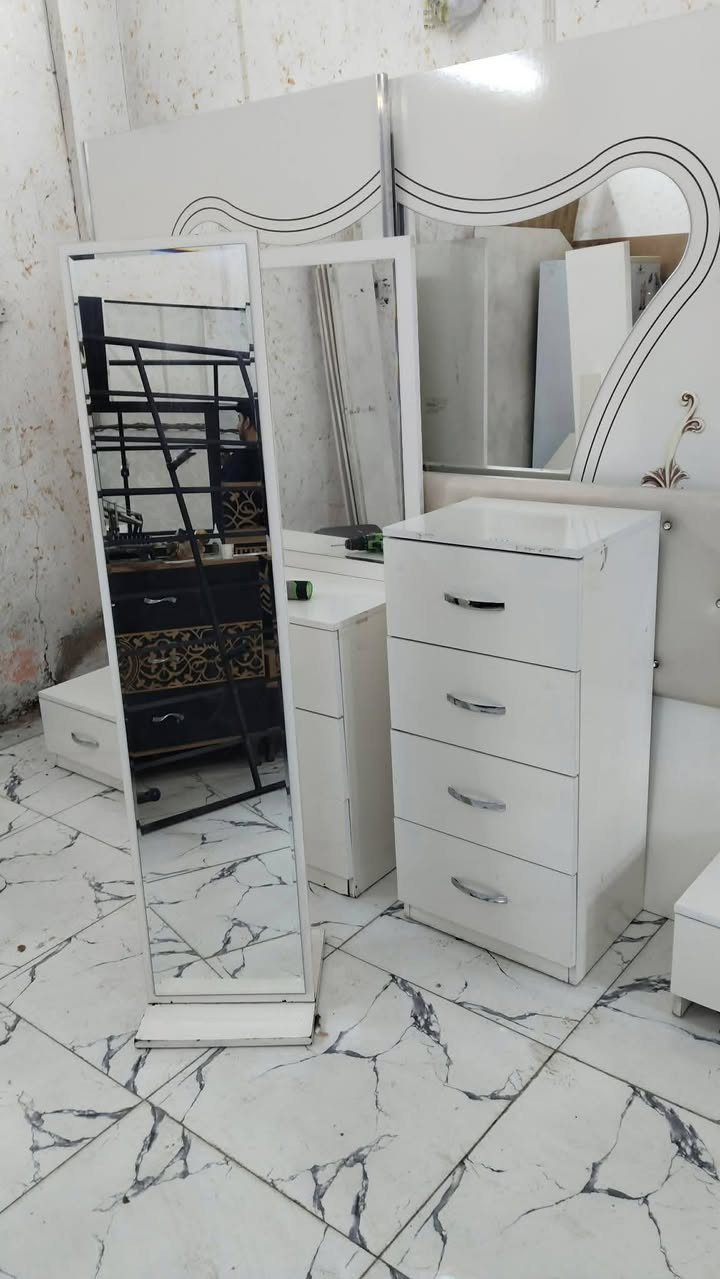 غرفة تركي 7 قطع
نظافة 90%
سعرها 475 قفل
التوصيل والشد داخل بغداد مجاناً
يوجد توصيل محافظات بكروة
للحجز والاستفسار خاص او واتساب
***********
