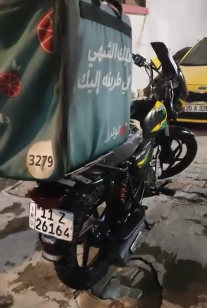 سلام عليكم
بوكسر كلاسك22 لبيع 
محرك ما مفتوح 
كهربائيات كله شغتله 
رقم بغداد نكليزي اسمي
تحويل ثاني يوم 
عنوان بغداد شارع حيفا 
رقم وتساب ***********
