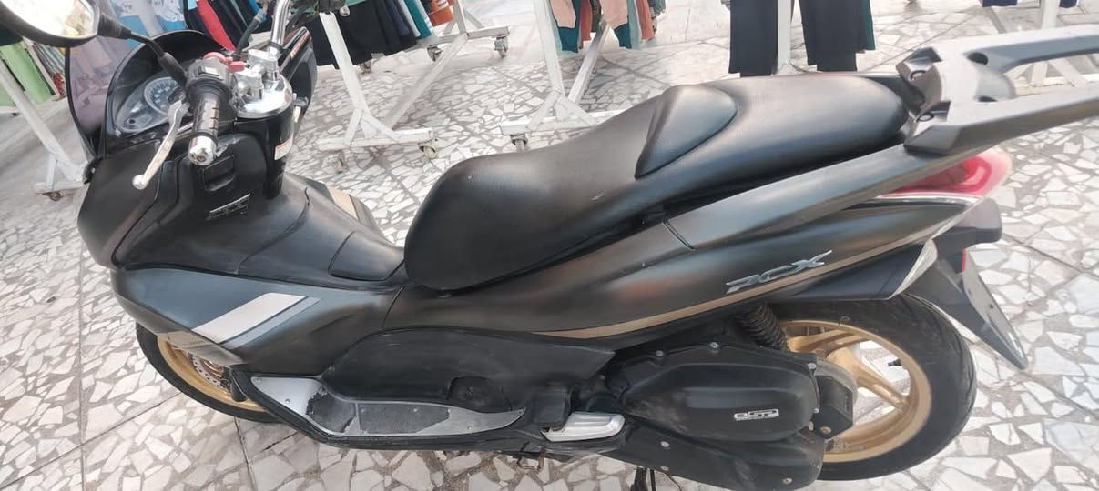 ‏سلام عليكم PC الأول للبيع محرك 125 رياضية حساس سحاب شغال ماشية 44 سعرها 12 ورقة ونص بي مجال ***********بسيط عنوان بغداد رقم الهاتف
