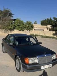 مرسيدس E300 موديل 1991 محرك عنكبوت 6 سلندر  السيارة كاملة من ناحية الم...